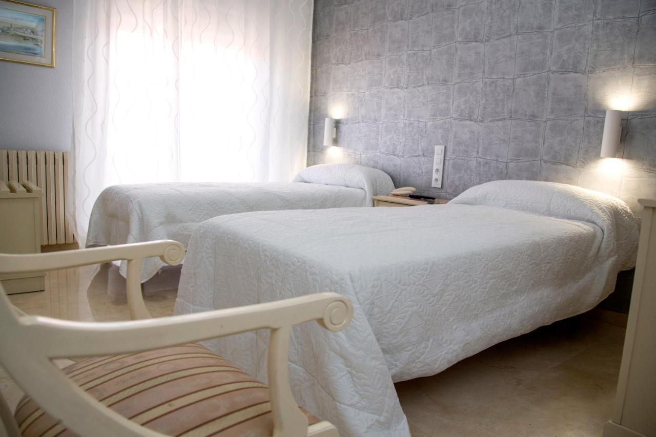 Hotel Reina Victoria Hellín Buitenkant foto