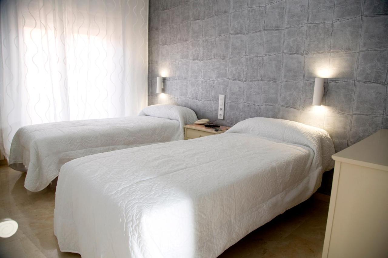 Hotel Reina Victoria Hellín Buitenkant foto